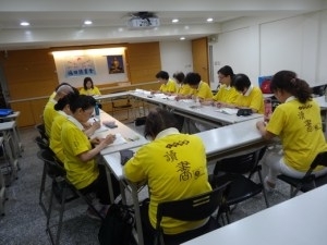 福田讀書會第一組組長張彬彬督導帶領導讀工作分享報告。