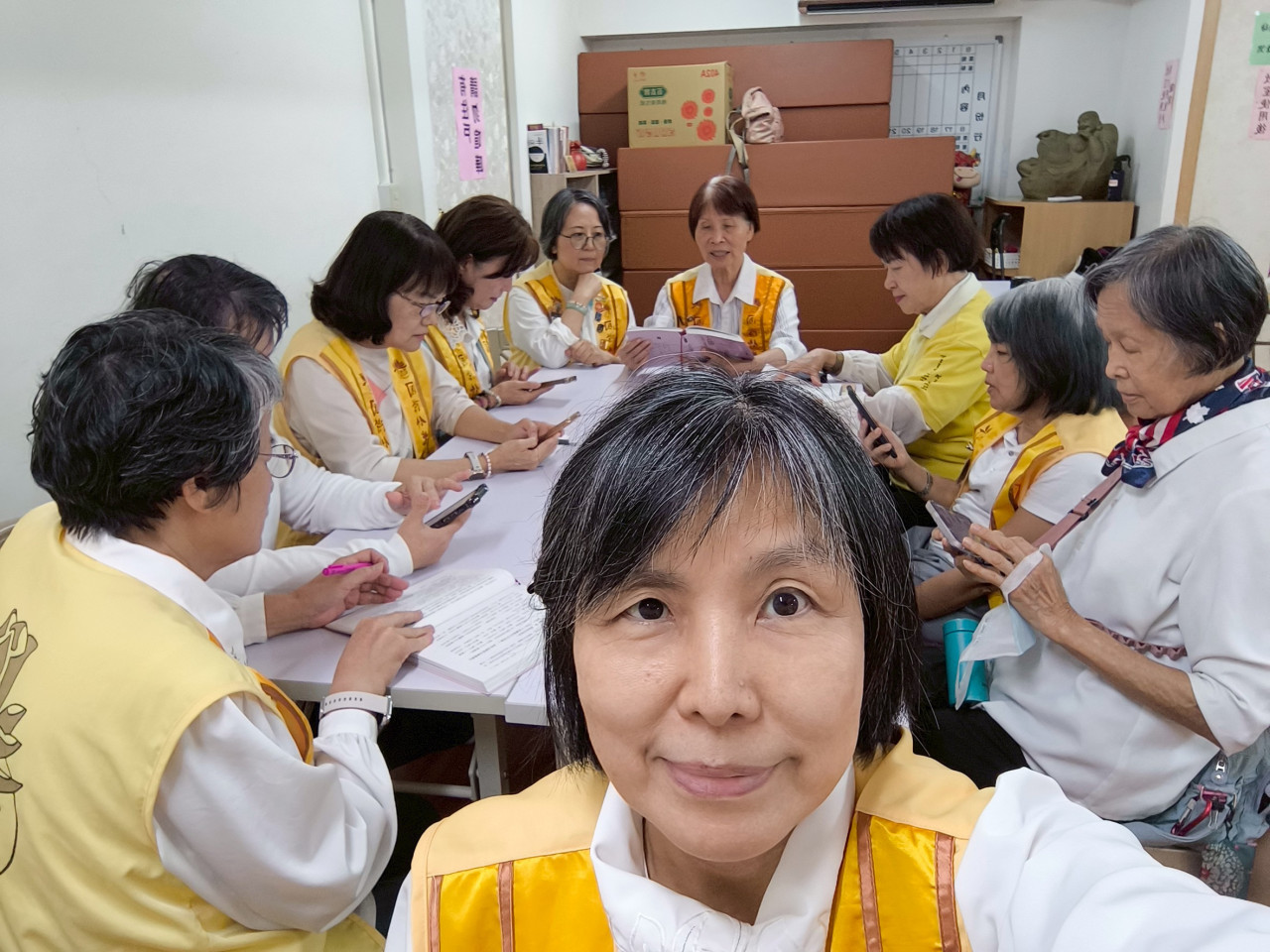 LINE_ALBUM_202511月例會經典讀書會_251112_4