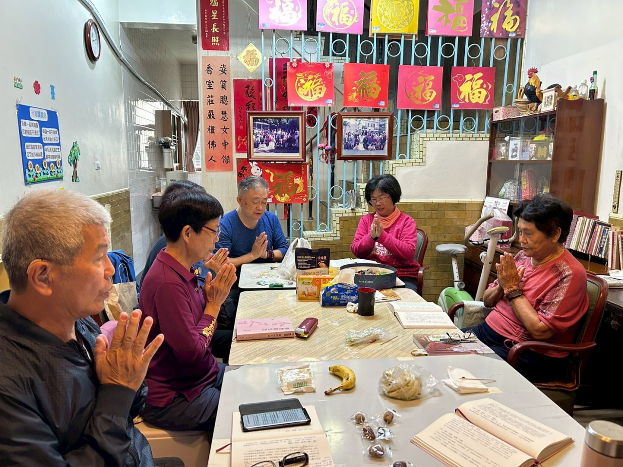 LINE_ALBUM_20251127拱辰讀書會_251204_8