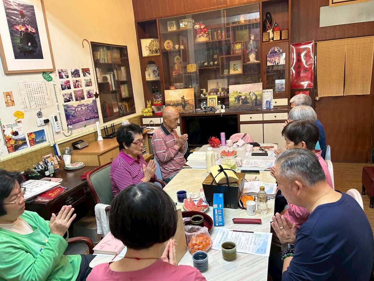 LINE_ALBUM_2926318拱辰讀書會暨會長慶生會_260325_5