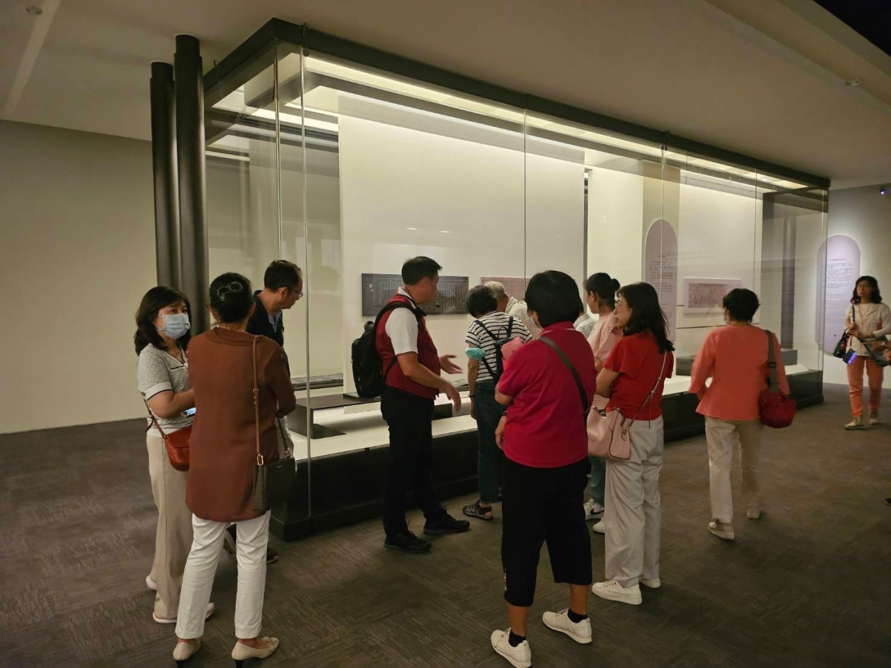 LINE_ALBUM_20241016佛陀館法華經特展讀書會_241016_6