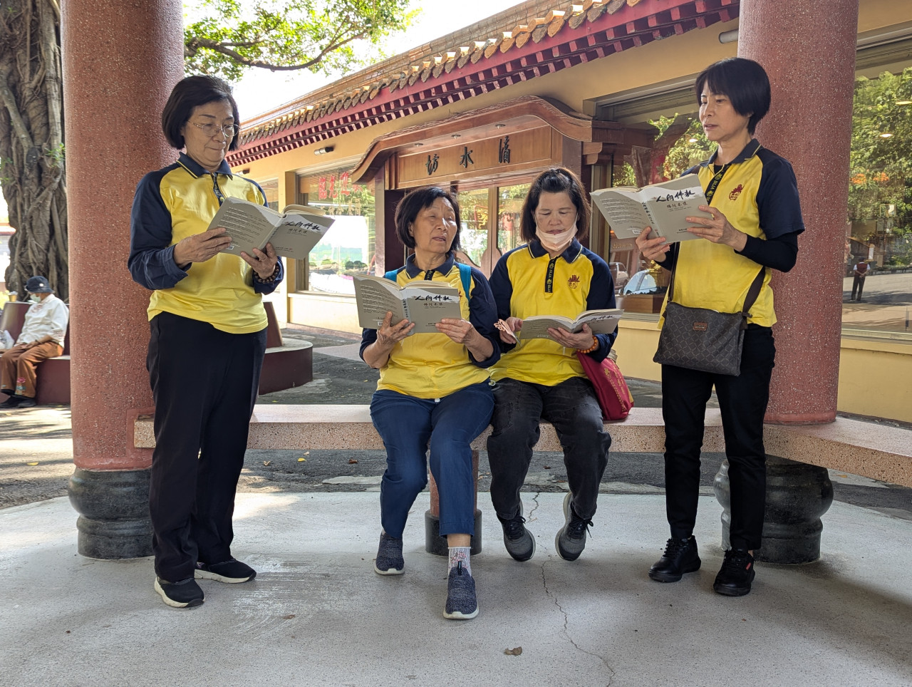 PXL_20251122_050301631